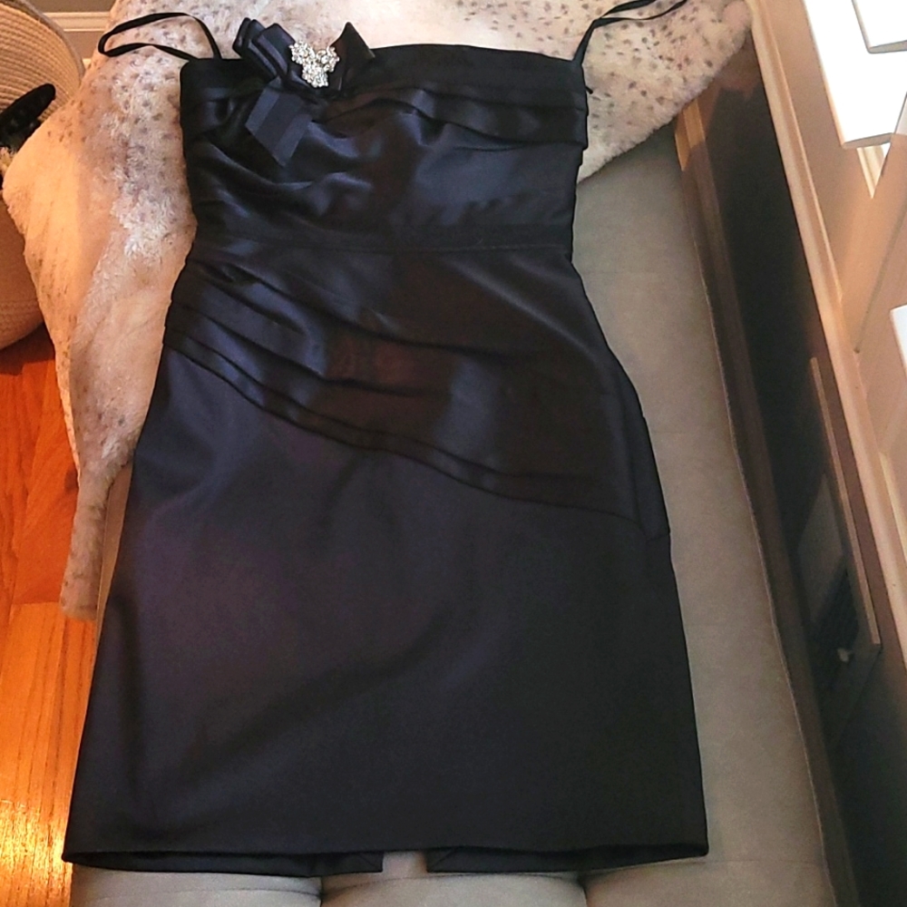 Black cocktail dress from White House Black Market. Size 0